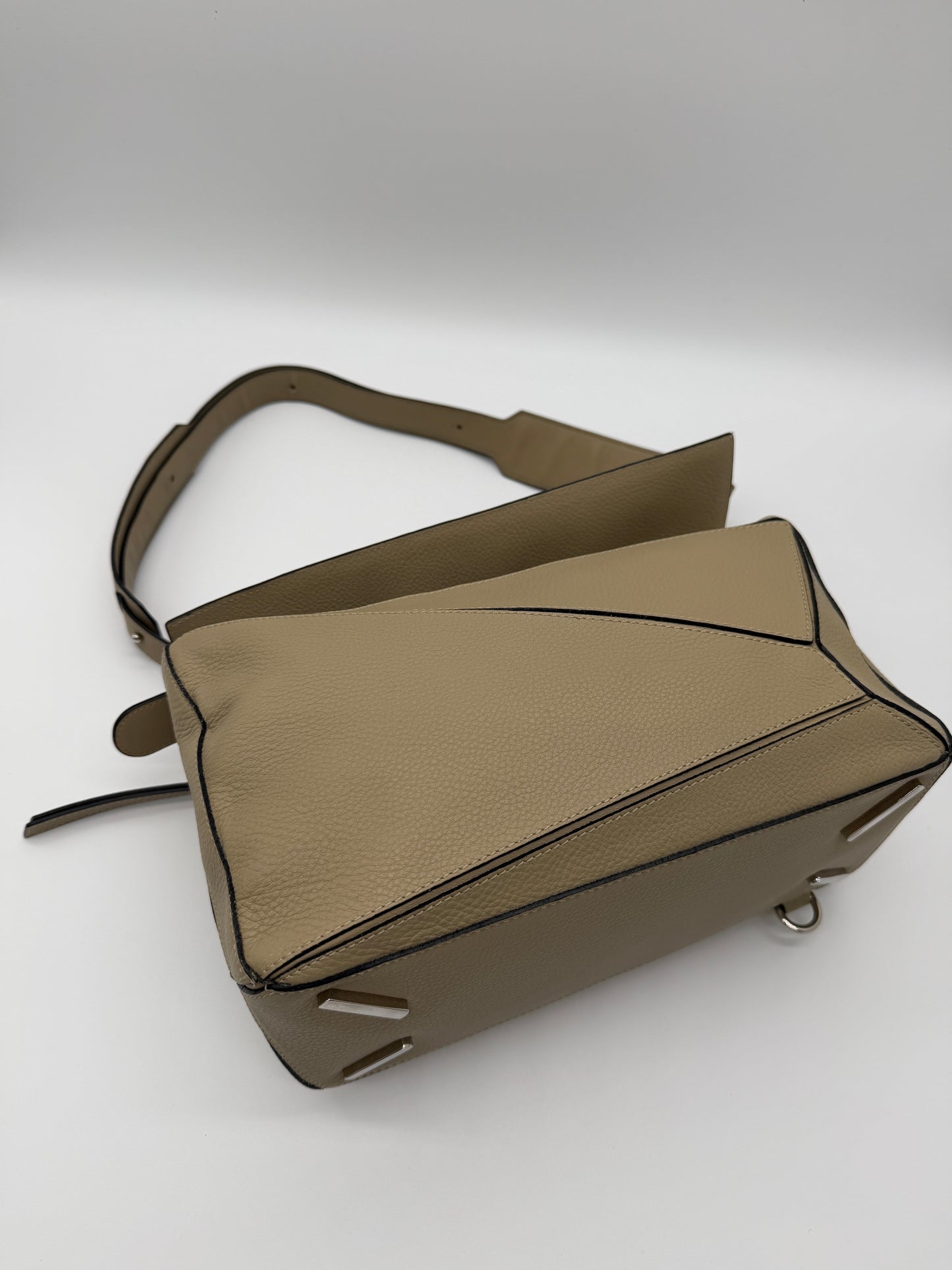 Loewe Puzzle Bag in Sand Calfskin Leather XYP29