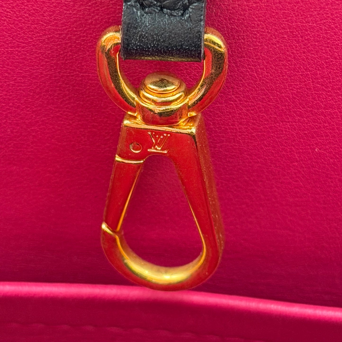 Louis Vuitton Capucines MM Black Taurillon Leather Top Handle Shoulder Bag
