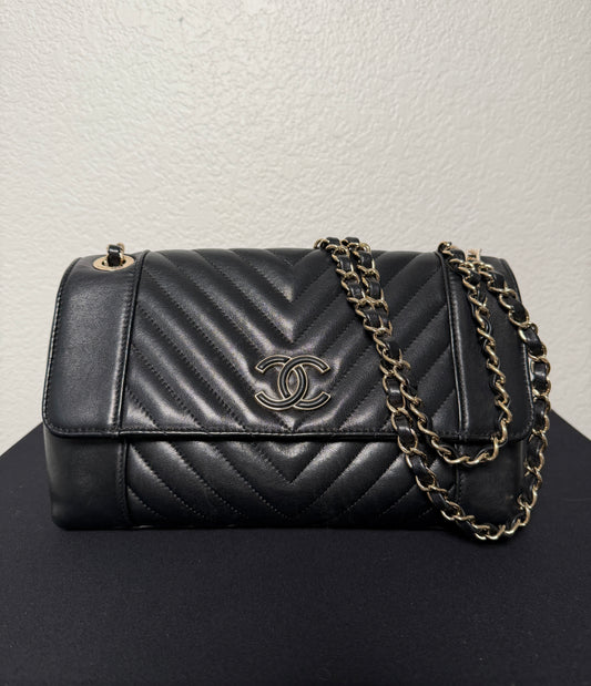 Chanel Daily Chevron Flap Bag - Black