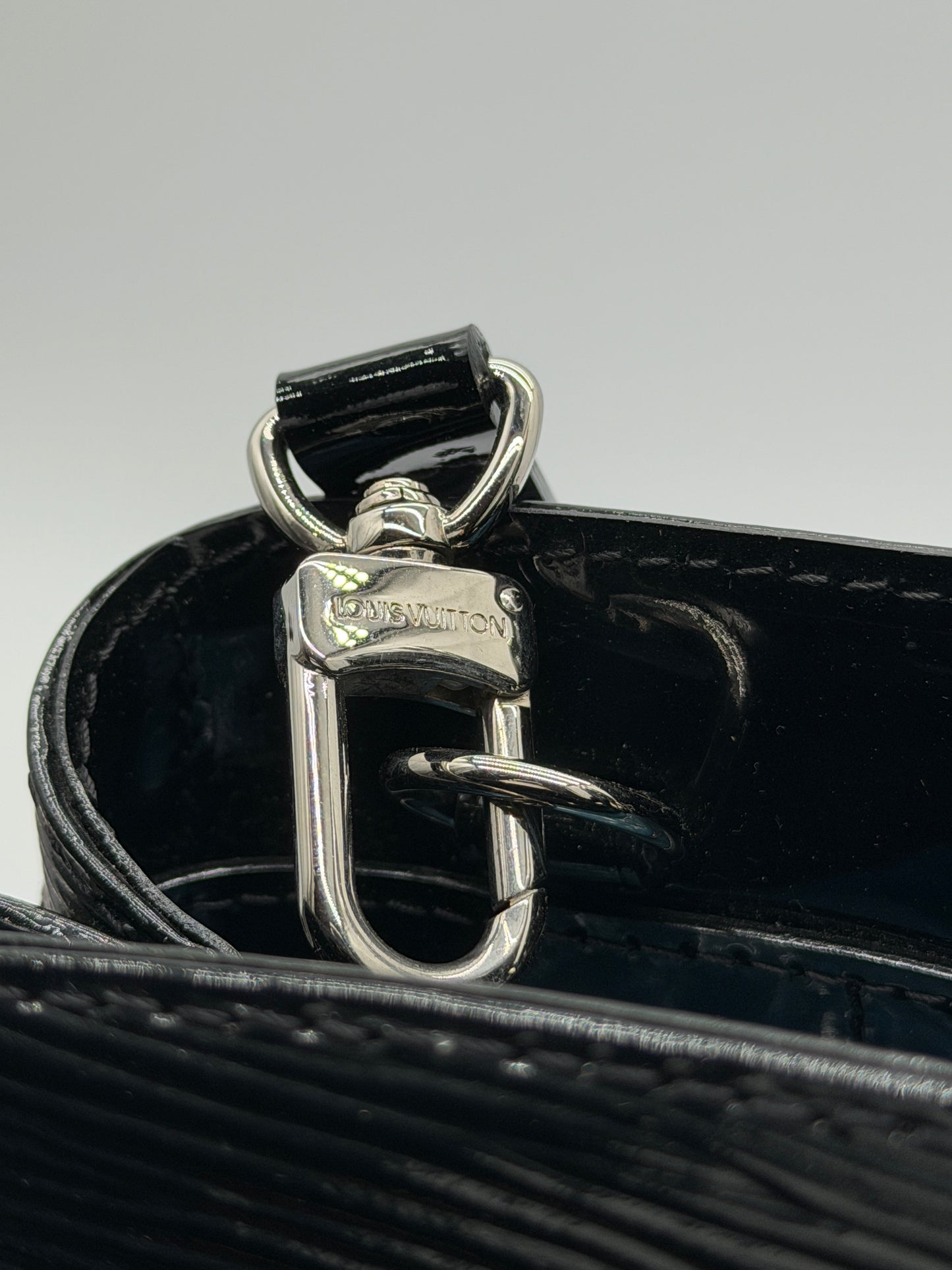 Louis Vuitton Mirabeau PM Black Epi Electric Leather Handbag - lx827