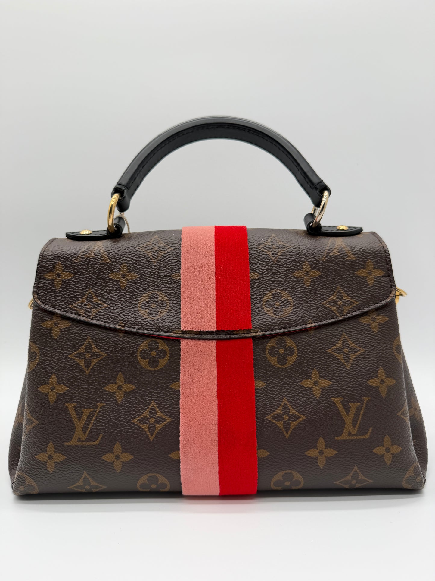 Louis Vuitton Georges MM Monogram Canvas Handbag jd077