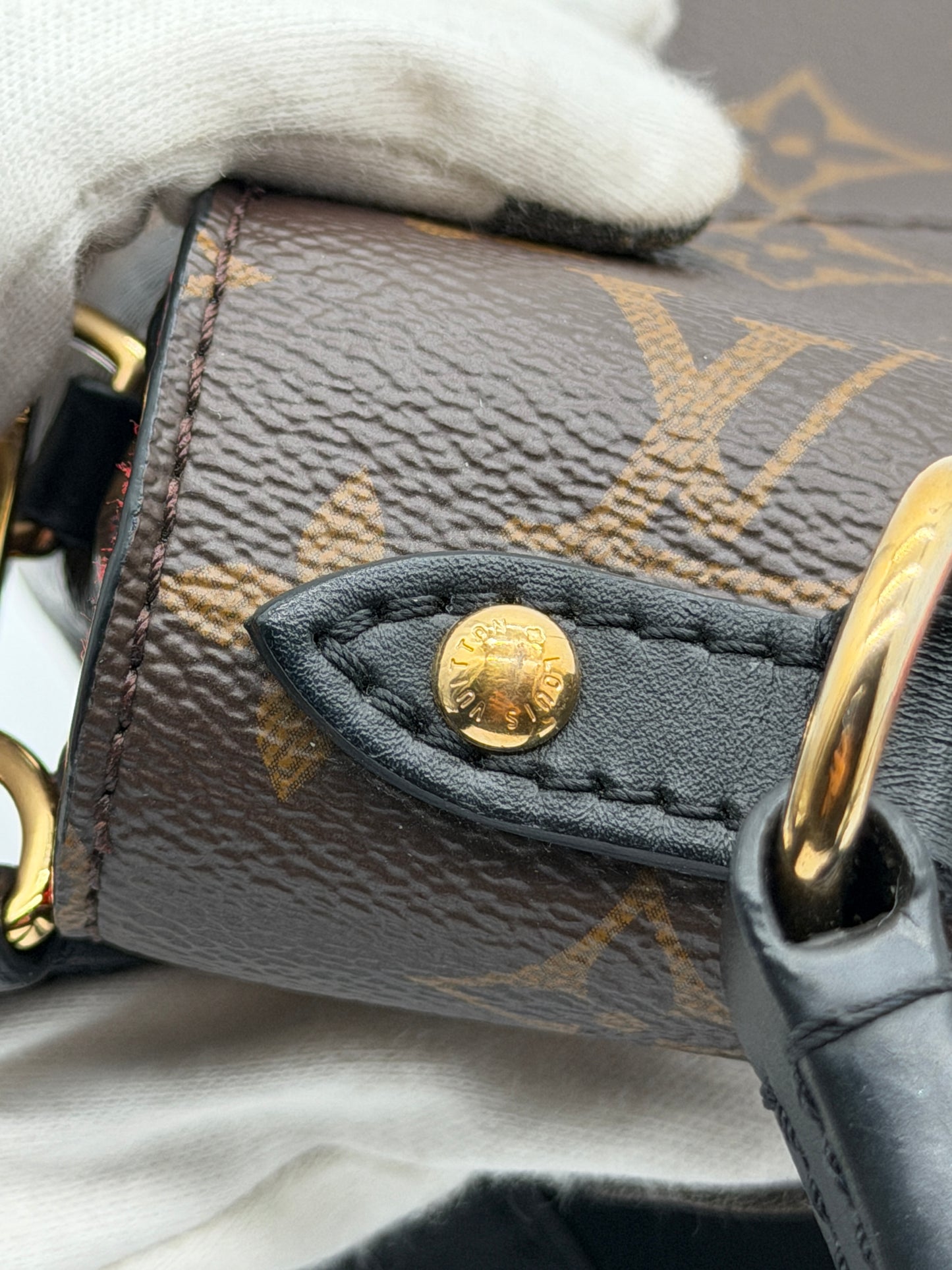 Louis Vuitton Georges MM Monogram Canvas Handbag jd077
