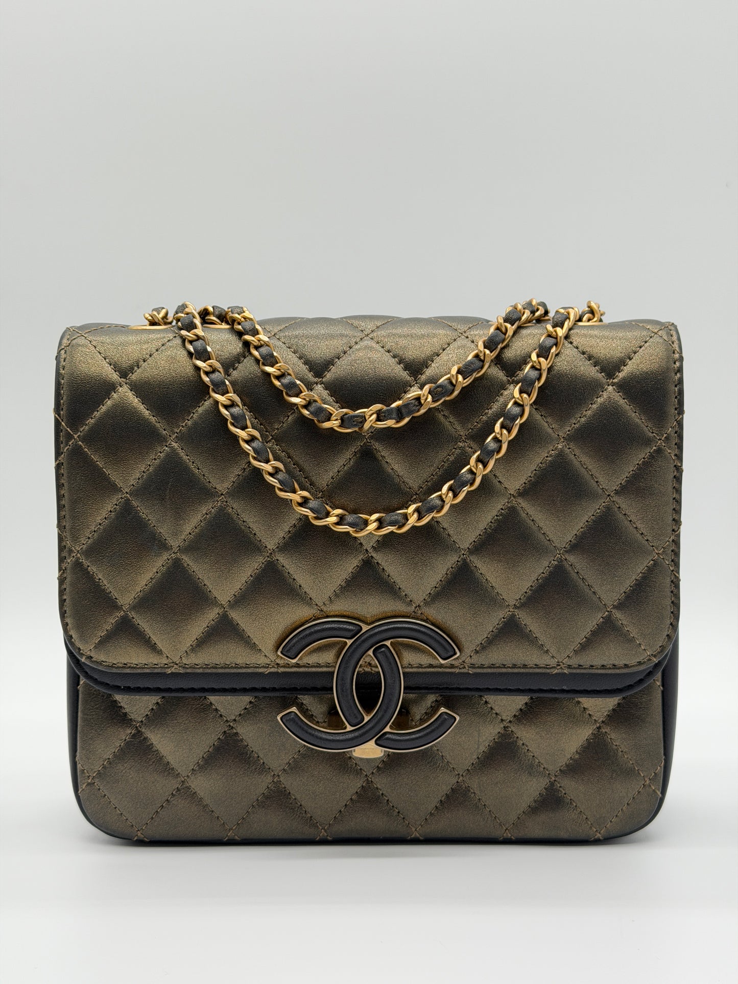 Chanel Classic Flap Medium Metallic Bronze Quilted Lambskin Leather Bag lx670