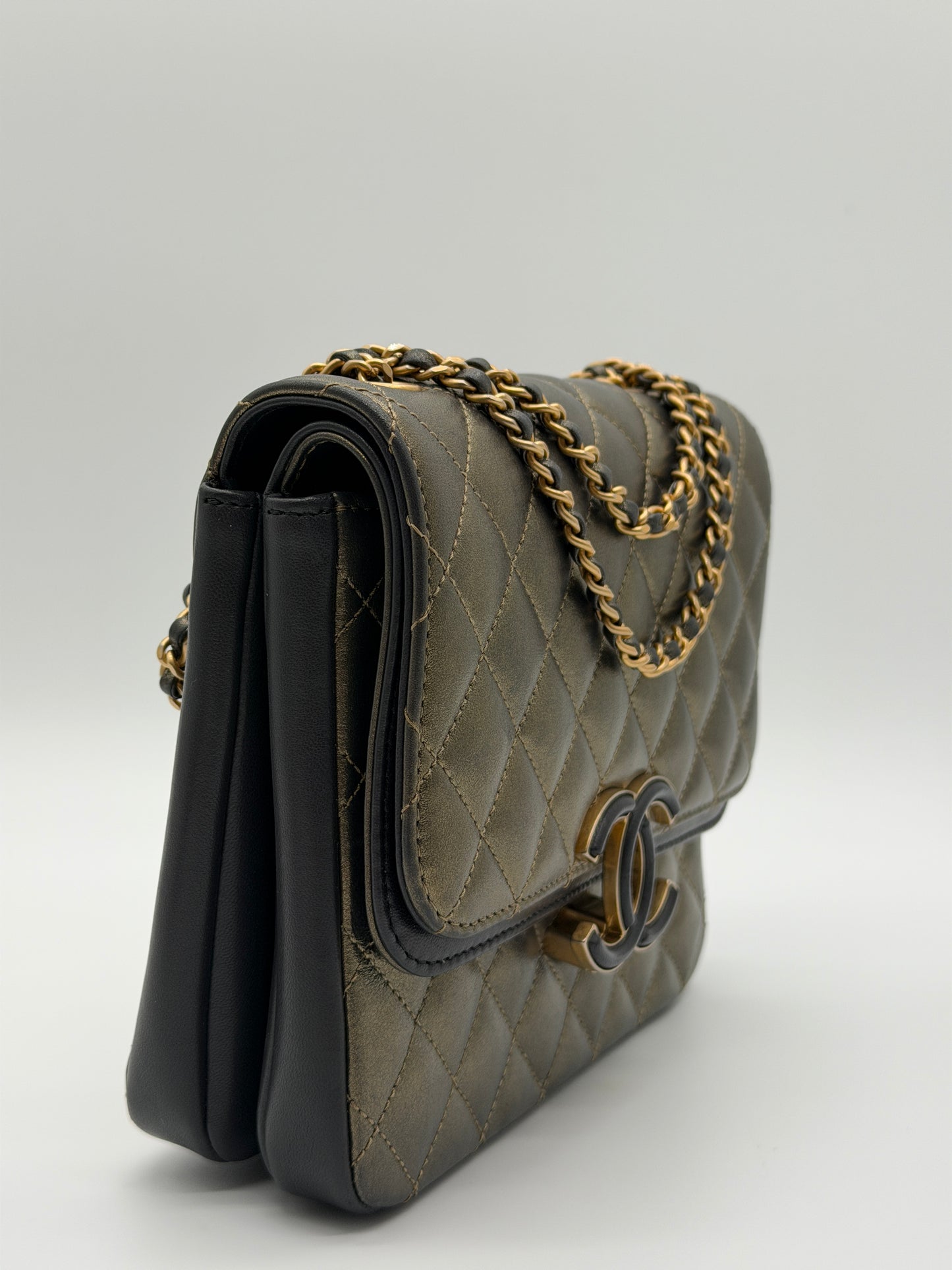 Chanel Classic Flap Medium Metallic Bronze Quilted Lambskin Leather Bag lx670