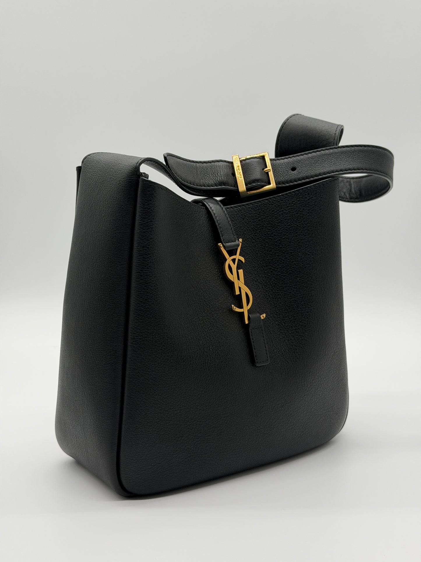 Saint Laurent Le 37 Small Bucket Bag in Black Grained Leather