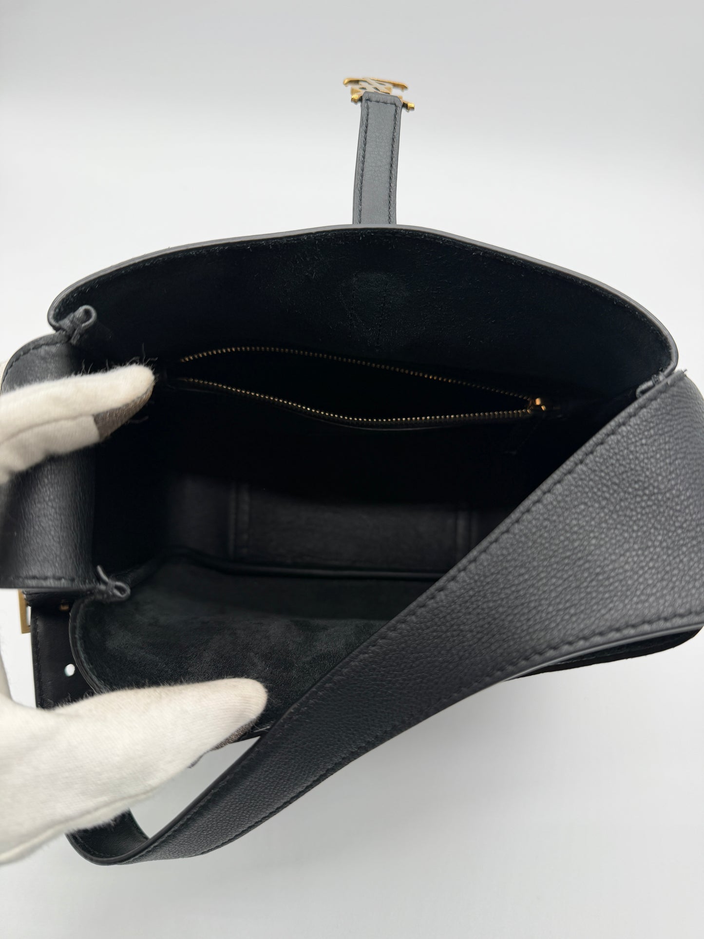 Saint Laurent Le 37 Small Bucket Bag in Black Grained Leather