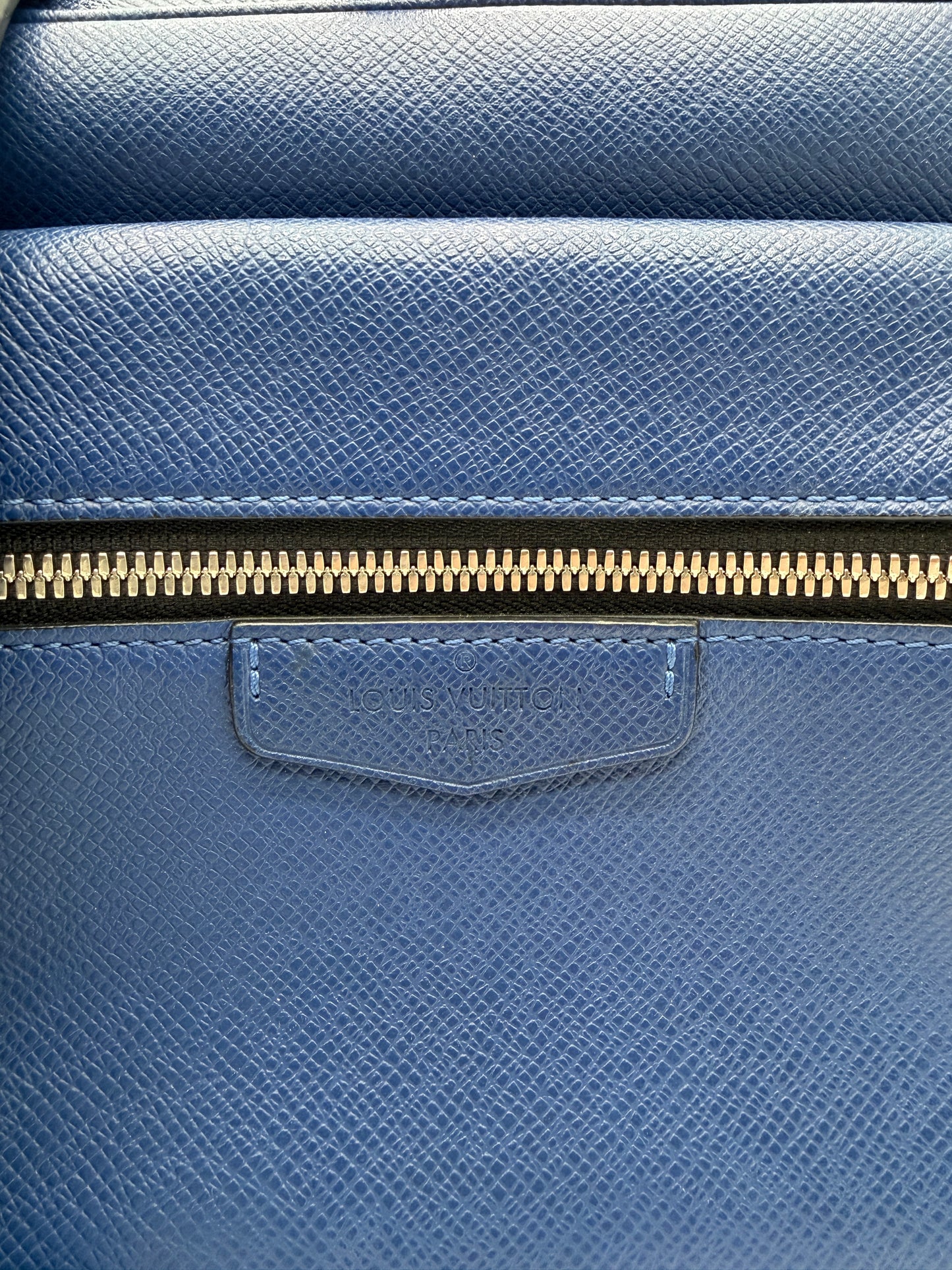 Louis Vuitton Taiga Outdoor Messenger PM Cobalt Blue Leather lx575