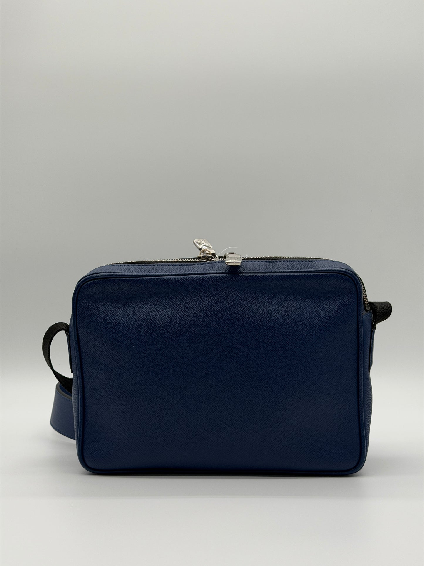 Louis Vuitton Taiga Outdoor Messenger PM Cobalt Blue Leather lx575