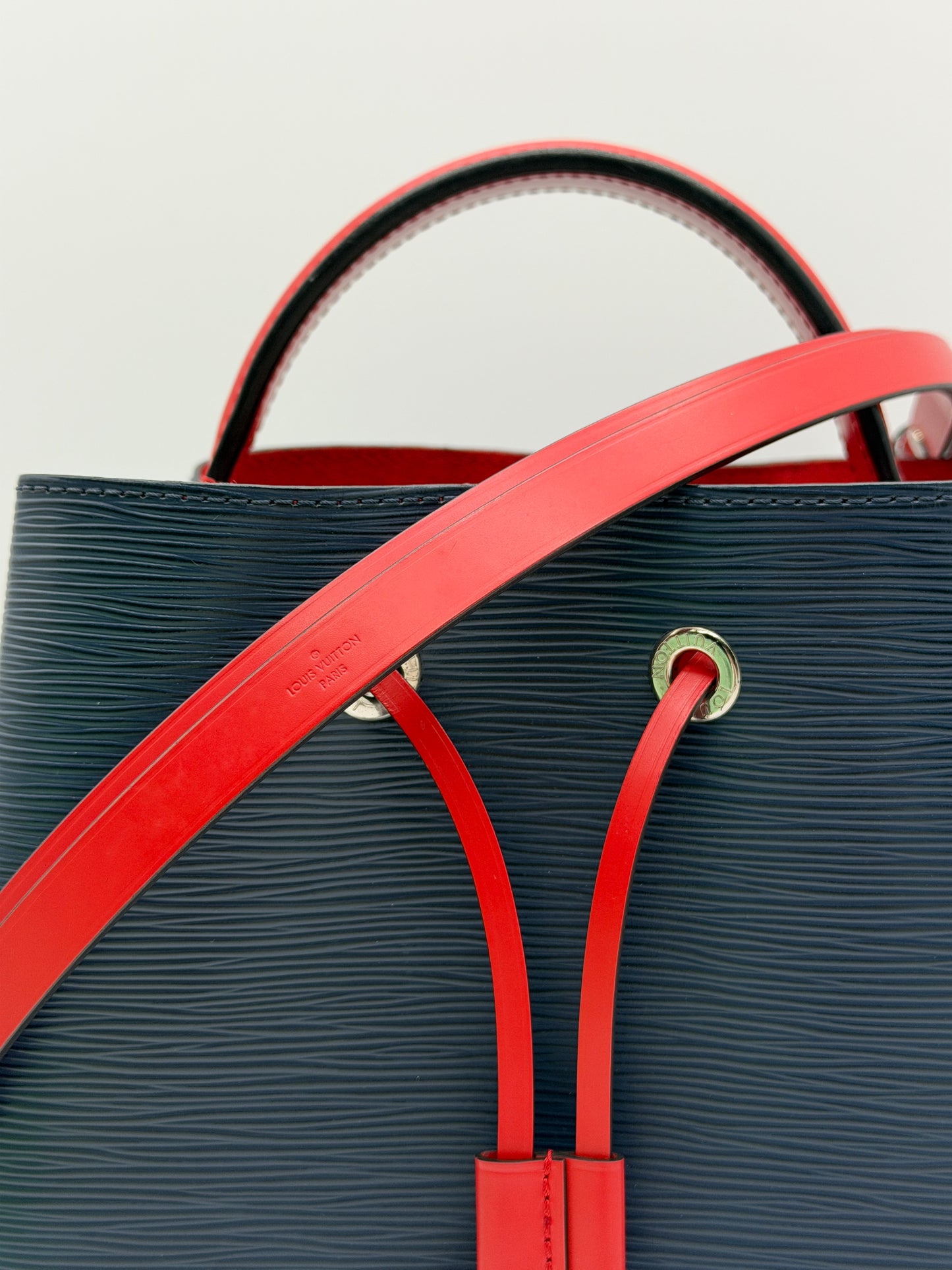 Louis Vuitton NéoNoé MM Bucket Bag