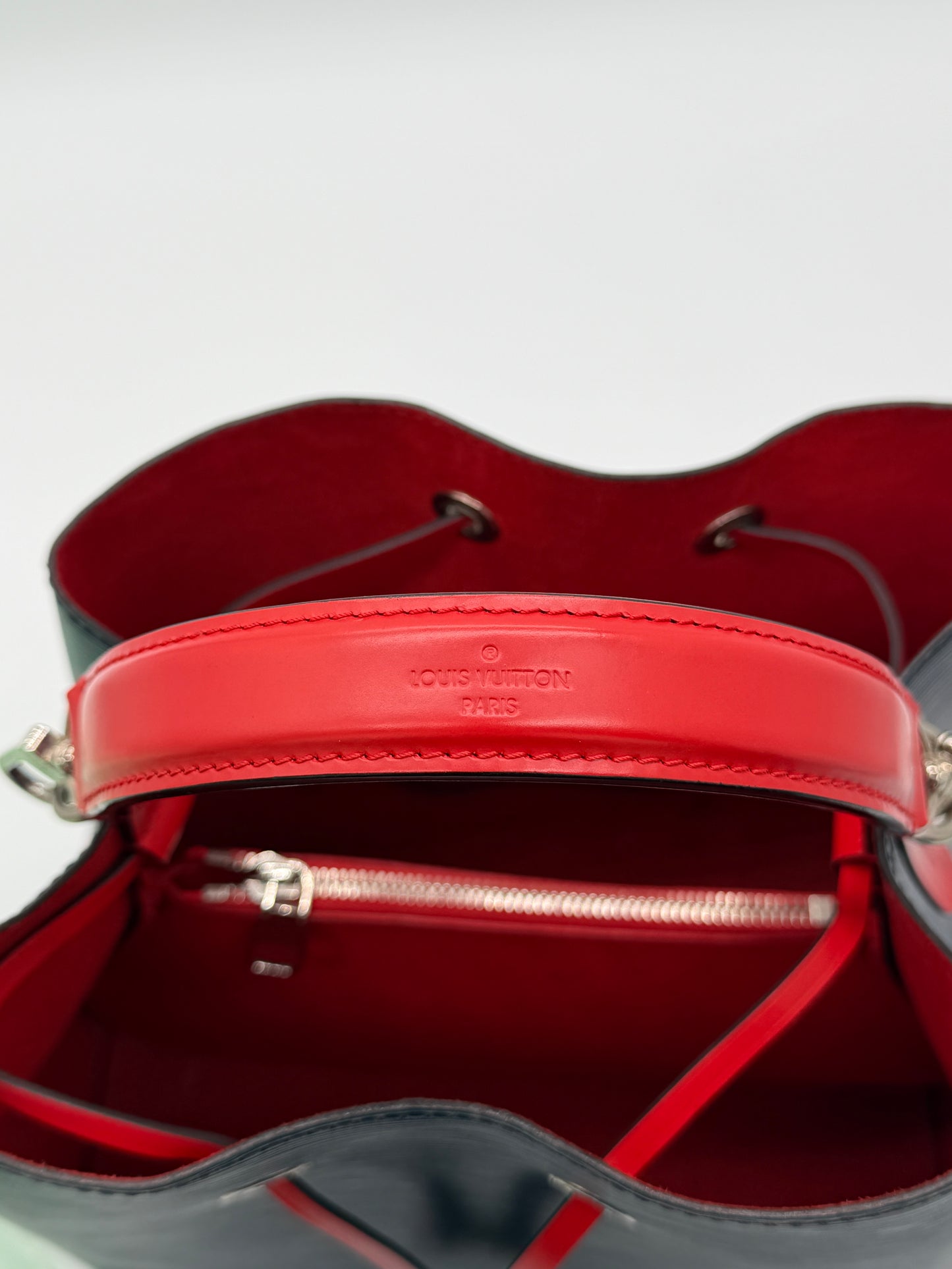 Louis Vuitton NéoNoé MM Bucket Bag