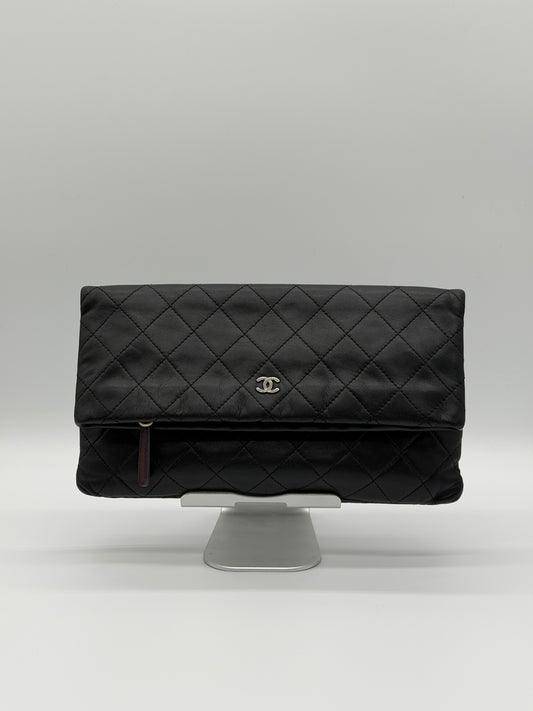 Chanel CC Foldover Quilted Caviar Leather Clutch – Black lx668