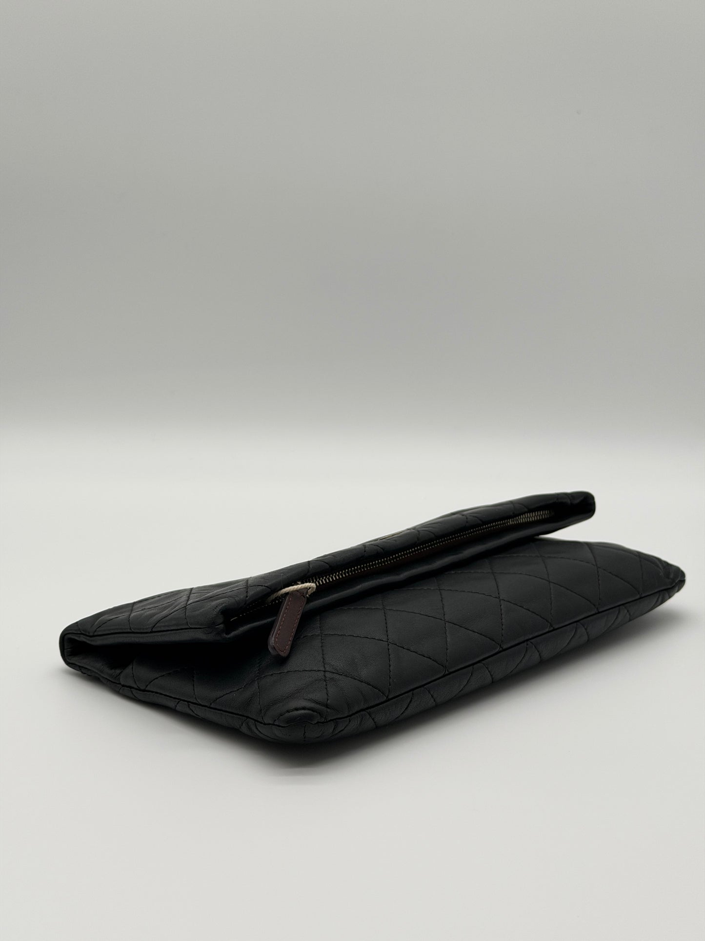 Chanel CC Foldover Quilted Caviar Leather Clutch – Black lx668