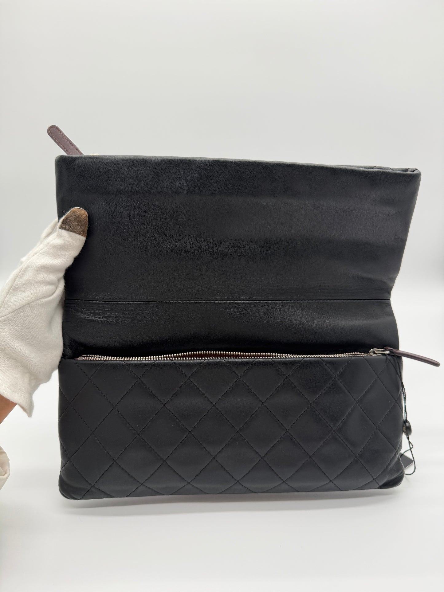Chanel CC Foldover Quilted Caviar Leather Clutch – Black lx668