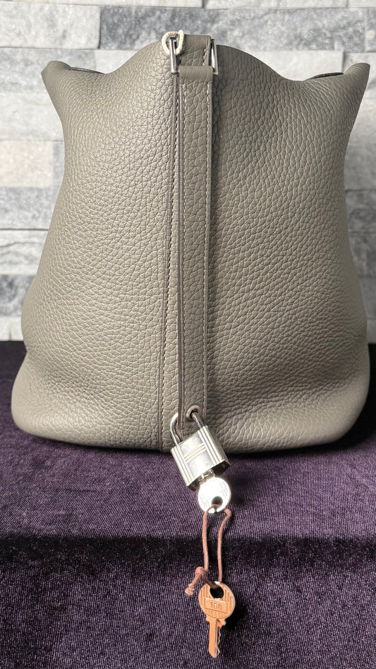 Hermès Picotin Lock 18 Gris Meyer Clemence Leather Palladium Hardware