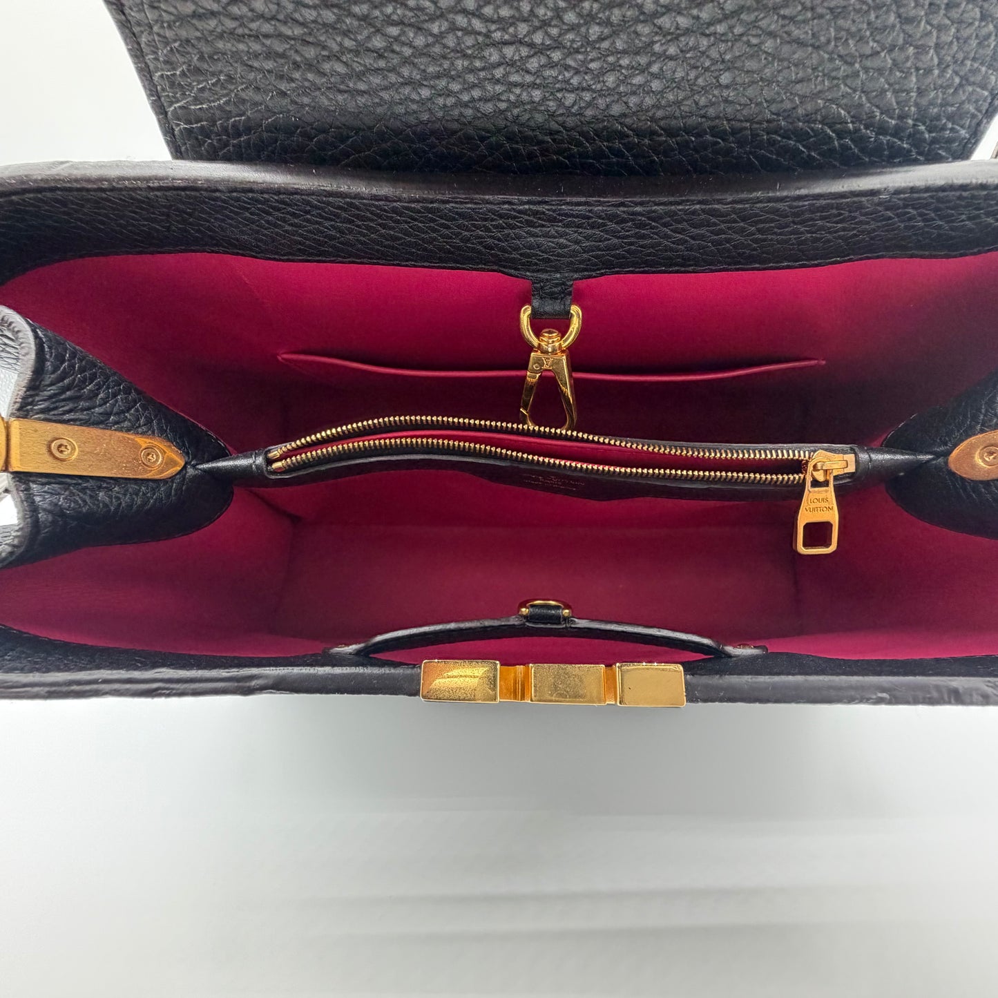 Louis Vuitton Capucines MM Black Taurillon Leather Top Handle Shoulder Bag