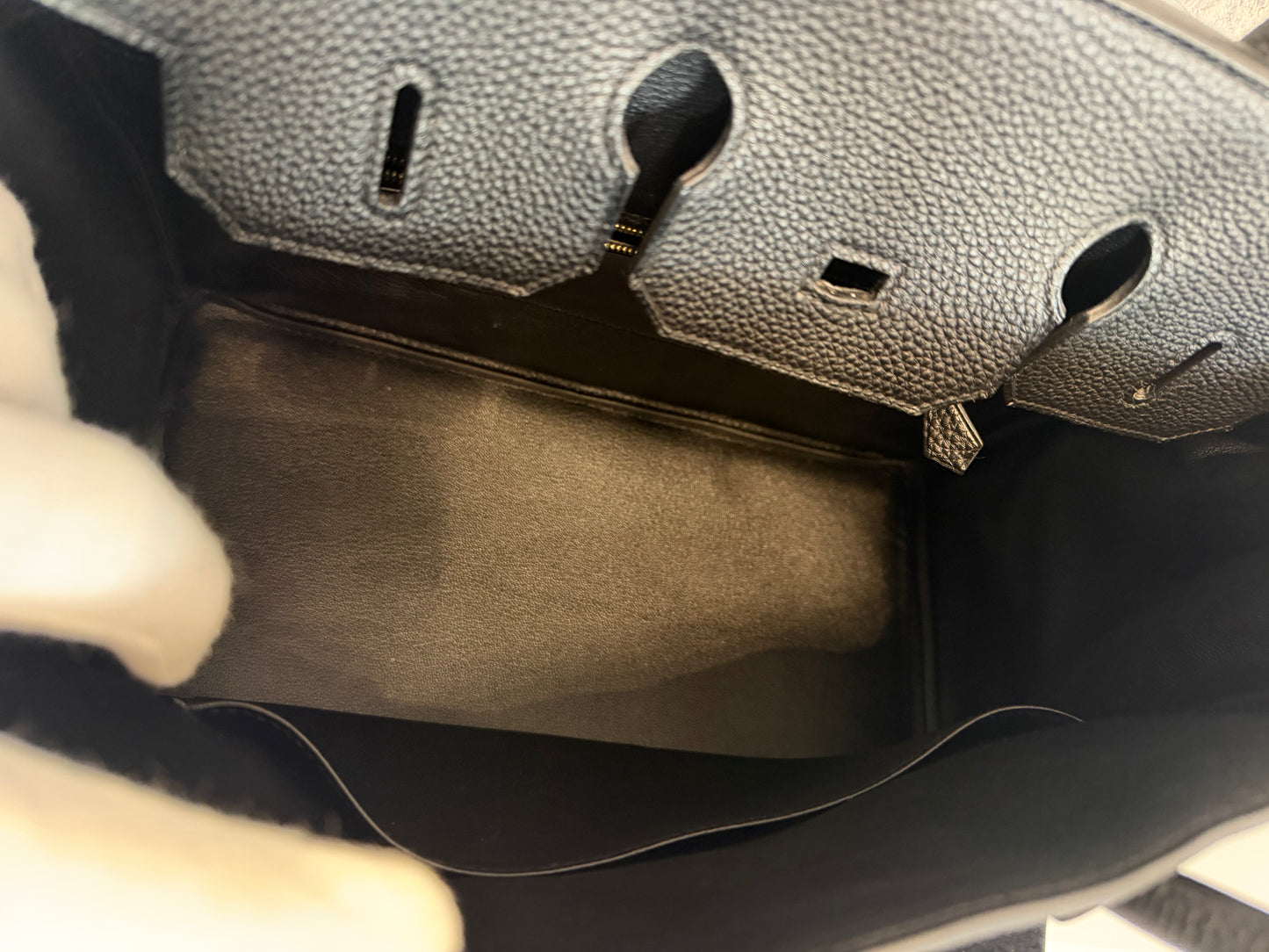 Hermès Birkin 35cm Tote – Black Togo Leather with Gold Hardware Pre-Loved 2013